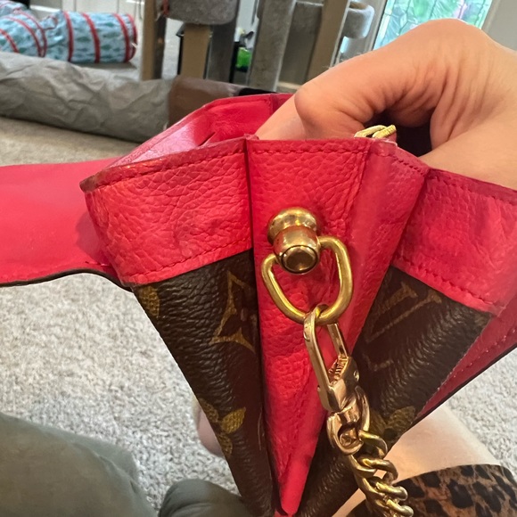 Louis Vuitton wallet on chain - Picture 12 of 14